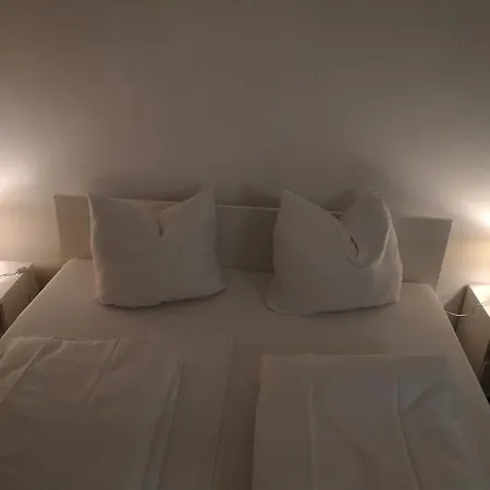 Cosy Ema
