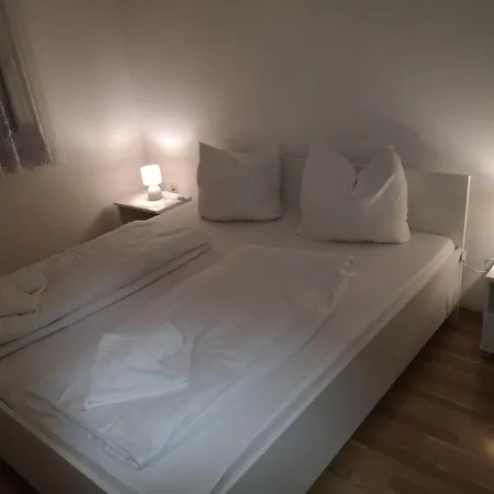 Cosy Ema *